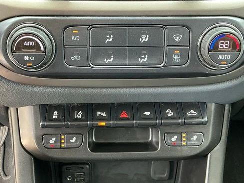 Used 2021 Chevrolet Colorado Z71 w/ Safety Package AWD/4WD image 13
