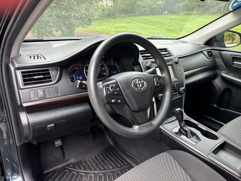 Used 2015 Toyota Camry LE FWD image 17