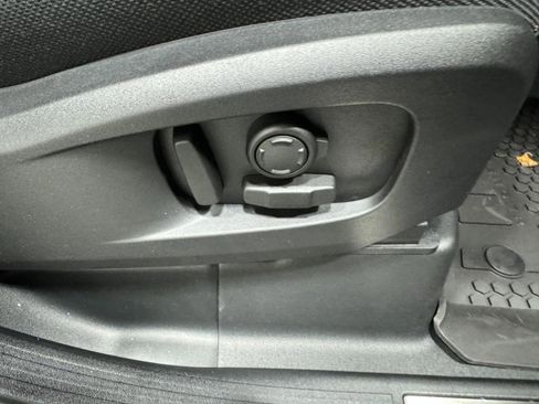 New 2026 Land Rover Defender 110 V8 image 21