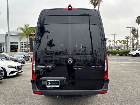 Used 2024 Mercedes-Benz Sprinter 3500 image 4
