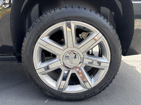 Used 2011 Cadillac Escalade ESV Platinum AWD/4WD image 15