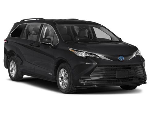 Certified 2023 Toyota Sienna LE FWD image 6