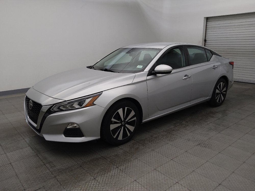 Used 2022 Nissan Altima 2.5 SV FWD image 2
