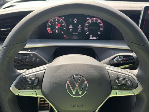 New 2026 Volkswagen Tiguan SE R-Line AWD/4WD image 17