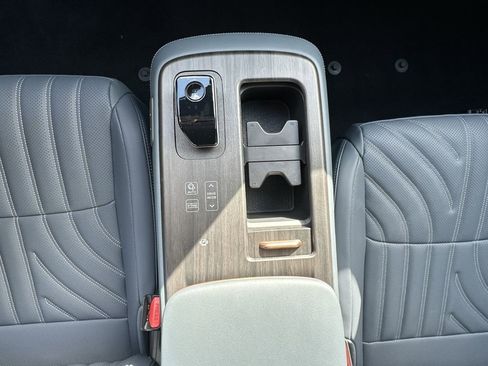 Used 2025 Nissan Ariya Platinum image 20