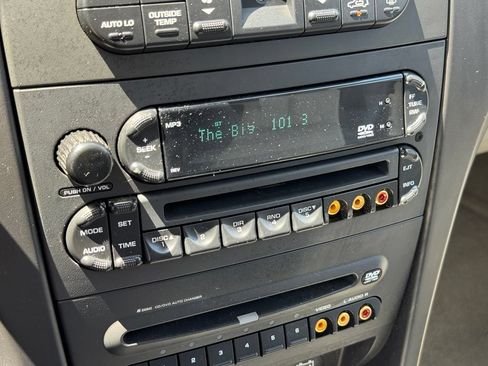 Used 2007 Chrysler Pacifica Touring FWD image 37
