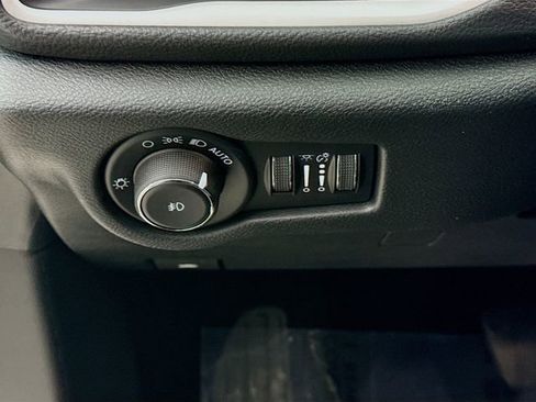 New 2026 Chrysler Pacifica Select w/ S Appearance Package FWD image 10