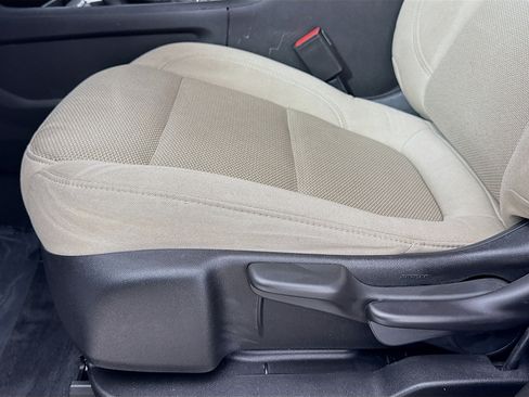 Used 2023 Chevrolet Traverse LS FWD image 21