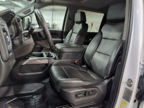 Used 2020 Chevrolet Silverado 2500 LTZ w/ LTZ Premium Package image 7