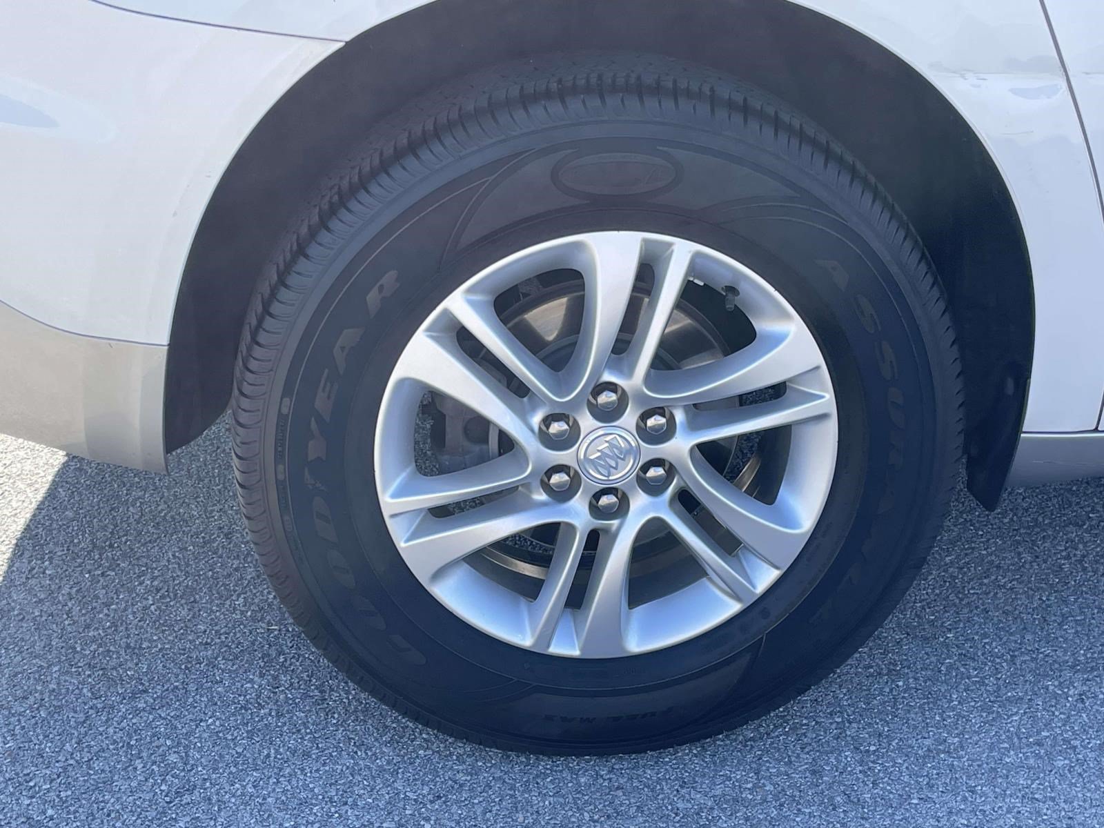 Used 2021 Buick Enclave Essence w/ Sound and Sites Package FWD image 7