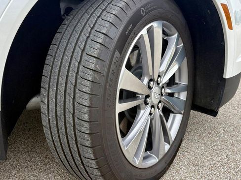 Used 2025 Cadillac XT5 Premium Luxury FWD image 10