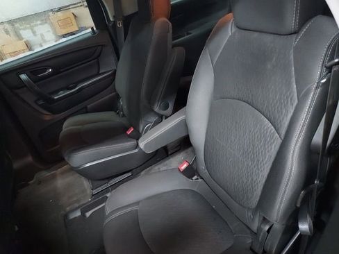 Used 2016 GMC Acadia SLE image 9