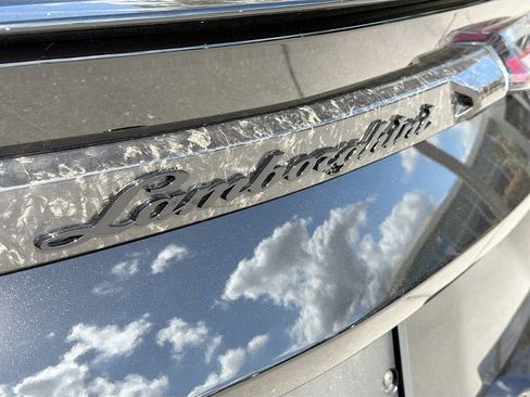 Used 2024 Lamborghini Urus S image 12