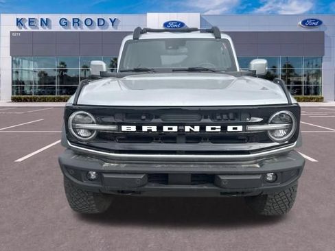 Used 2023 Ford Bronco Outer Banks w/ Sasquatch Package AWD/4WD image 3