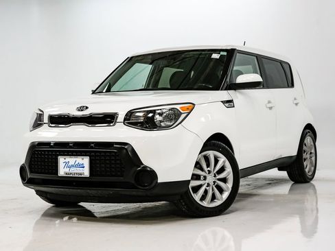 Used 2015 Kia Soul + image 1