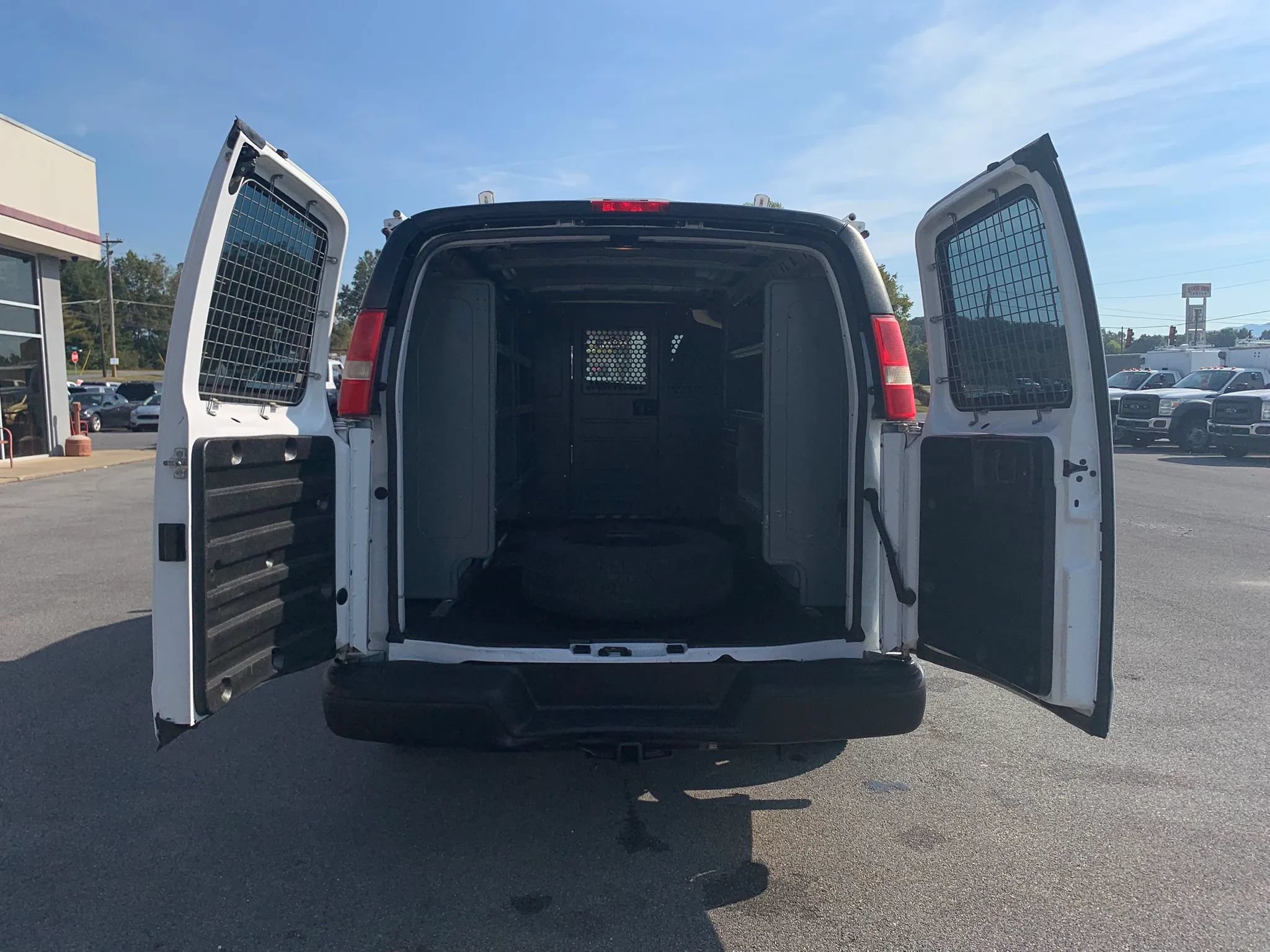 Used 2014 Chevrolet Express 1500 RWD image 29