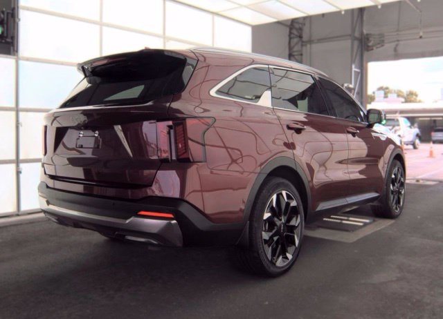 Certified 2024 Kia Sorento SX FWD image 4