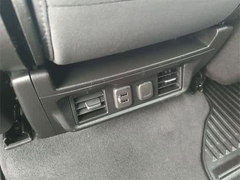 Used 2022 Chevrolet Silverado 1500 LT image 20