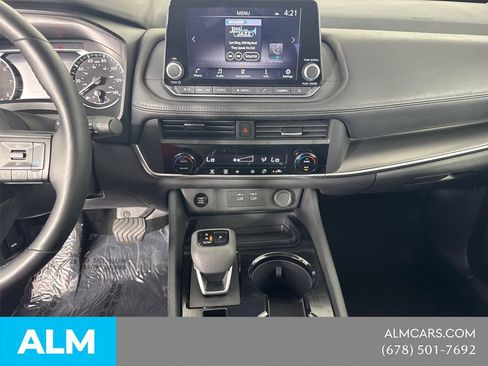 Used 2025 Nissan Rogue SV FWD image 31