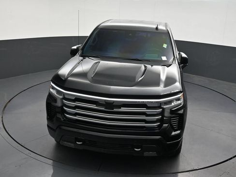 Used 2024 Chevrolet Silverado 1500 High Country w/ Technology Package AWD/4WD image 22
