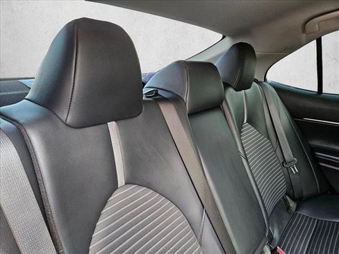 Used 2023 Toyota Camry SE FWD image 18