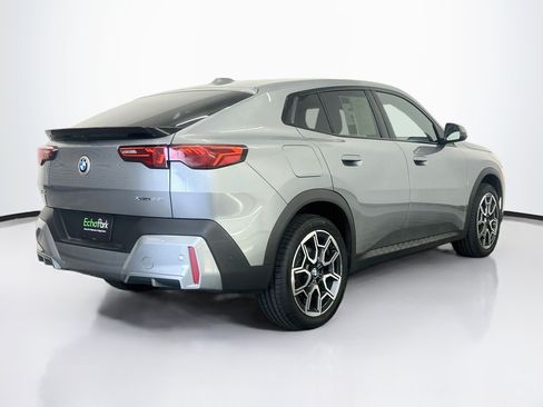 Used 2026 BMW X2 xDrive28i AWD/4WD image 9