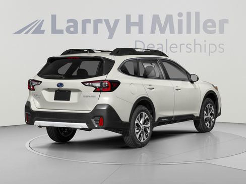 Used 2020 Subaru Outback Limited AWD/4WD image 2