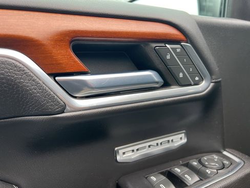 Used 2022 GMC Sierra 1500 Denali w/ Technology Package image 11