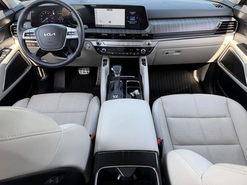 Used 2024 Kia Telluride SX w/ Towing Package image 6