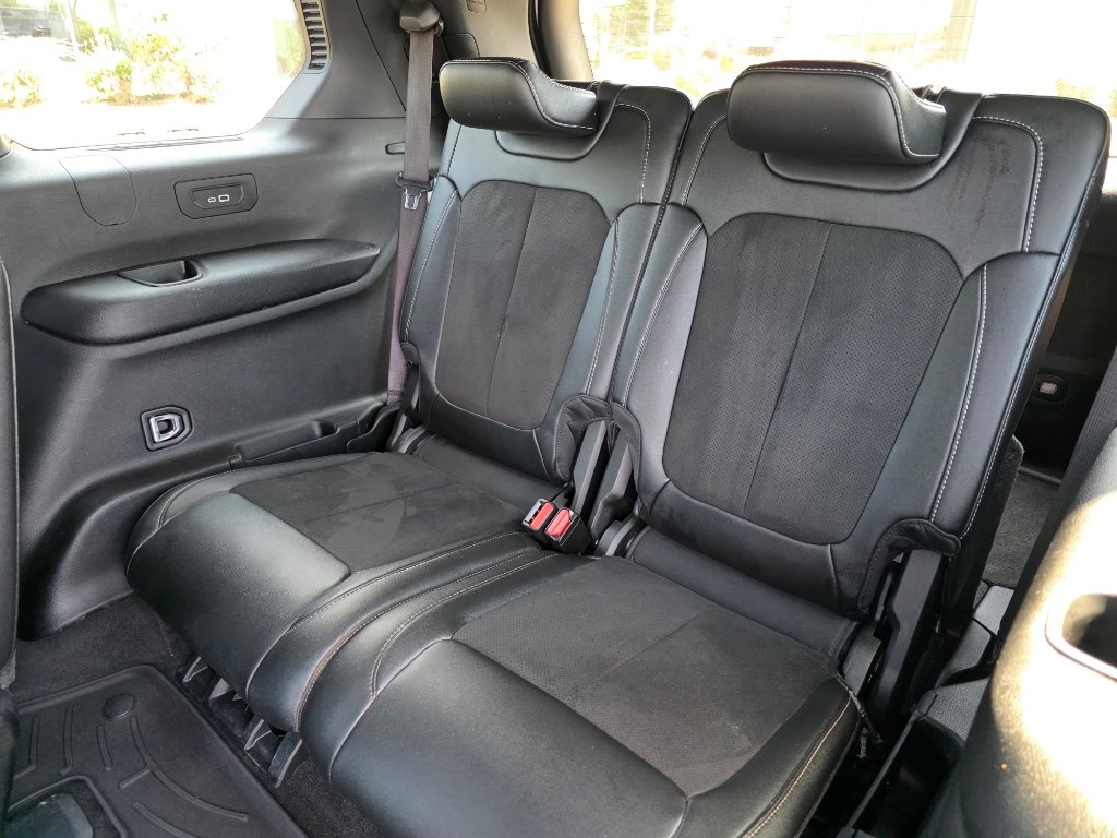 Used 2023 Jeep Grand Cherokee L Laredo AWD/4WD image 17