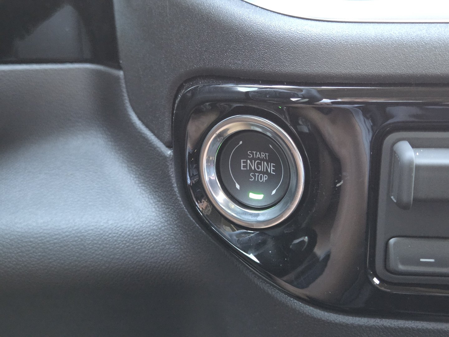 New 2026 GMC Sierra 1500 SLT AWD/4WD image 8
