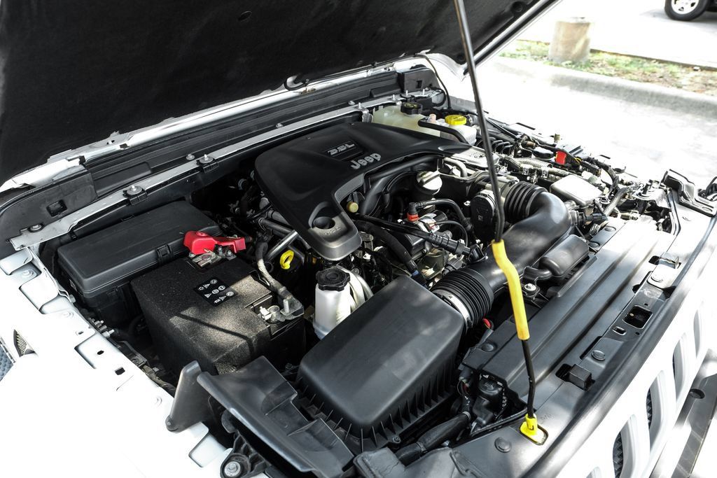Used 2020 Jeep Wrangler Unlimited Sahara AWD/4WD image 59