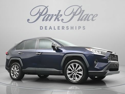 Used 2019 Toyota RAV4 Limited w/ Cold Weather Package FWD image 23