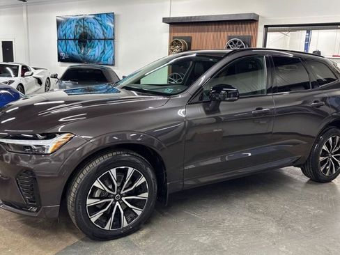 Used 2024 Volvo XC60 B5 Core w/ Climate Package image 1