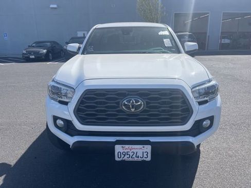 Used 2021 Toyota Tacoma TRD Off-Road w/ Technology Package image 2