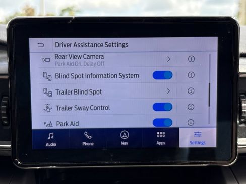 Used 2020 Ford Explorer XLT w/ Equipment Group 202A AWD/4WD image 37