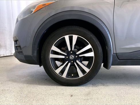 Used 2018 Nissan Kicks SV FWD image 6