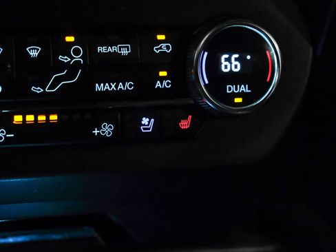 Used 2021 Ford Expedition Max Limited AWD/4WD image 23