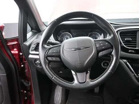 Used 2020 Chrysler Pacifica Touring w/ S Appearance Package FWD image 26