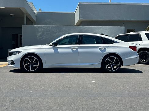 Used 2022 Honda Accord Sport image 2