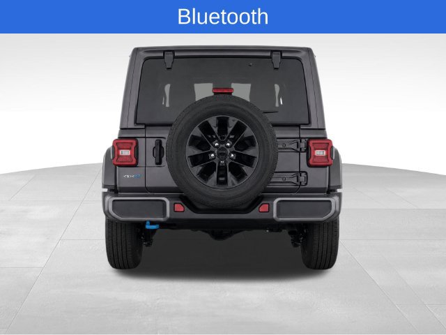 Used 2022 Jeep Wrangler Unlimited Sahara w/ Cold Weather Group AWD/4WD image 7