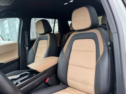 Certified 2025 Chevrolet Equinox ACTIV AWD/4WD image 6