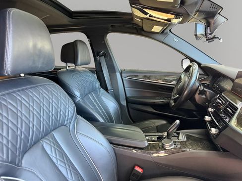 Used 2019 BMW M550i xDrive w/ Dynamic Handling Package AWD/4WD image 30