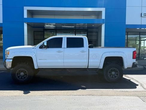 Used 2015 GMC Sierra 2500 SLE w/ SLE Preferred Package AWD/4WD image 1