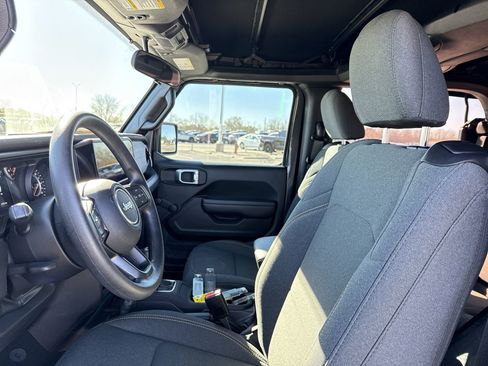 Used 2024 Jeep Wrangler Sport image 12