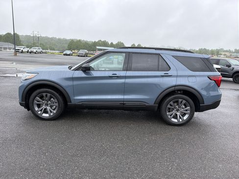 New 2026 Ford Explorer Active w/ Active Comfort Package AWD/4WD image 8
