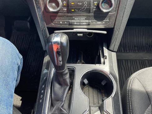 Used 2019 Ford Explorer XLT AWD/4WD image 20