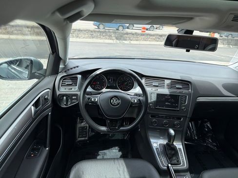 Used 2017 Volkswagen Golf Alltrack SE AWD/4WD image 14