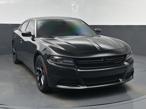 Used 2021 Dodge Charger SXT w/ Blacktop Package RWD image 21