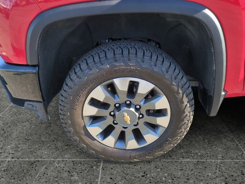 Used 2022 Chevrolet Silverado 2500 Custom w/ Custom Value Package image 15